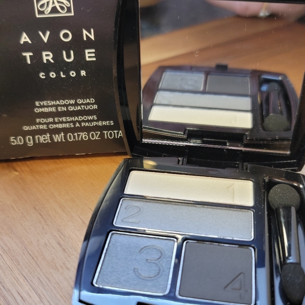 *4 for $25* Avon True Colour Eyeshadow Quad Urban Skyline
